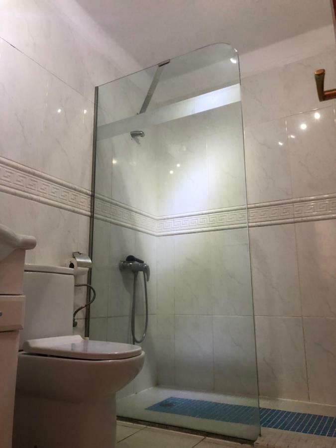 أرونا Beachfront Apartment المظهر الخارجي الصورة