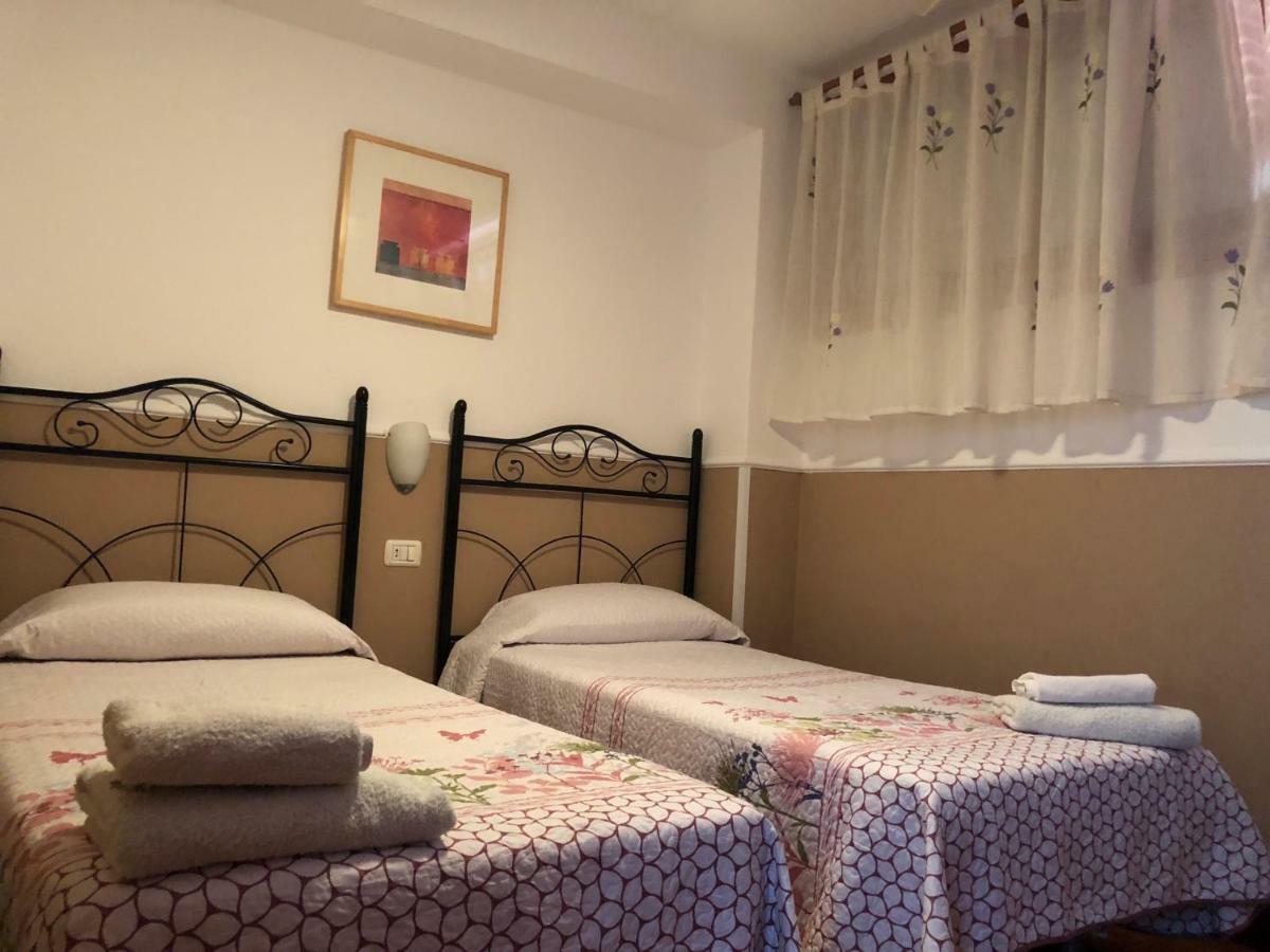 أرونا Beachfront Apartment المظهر الخارجي الصورة